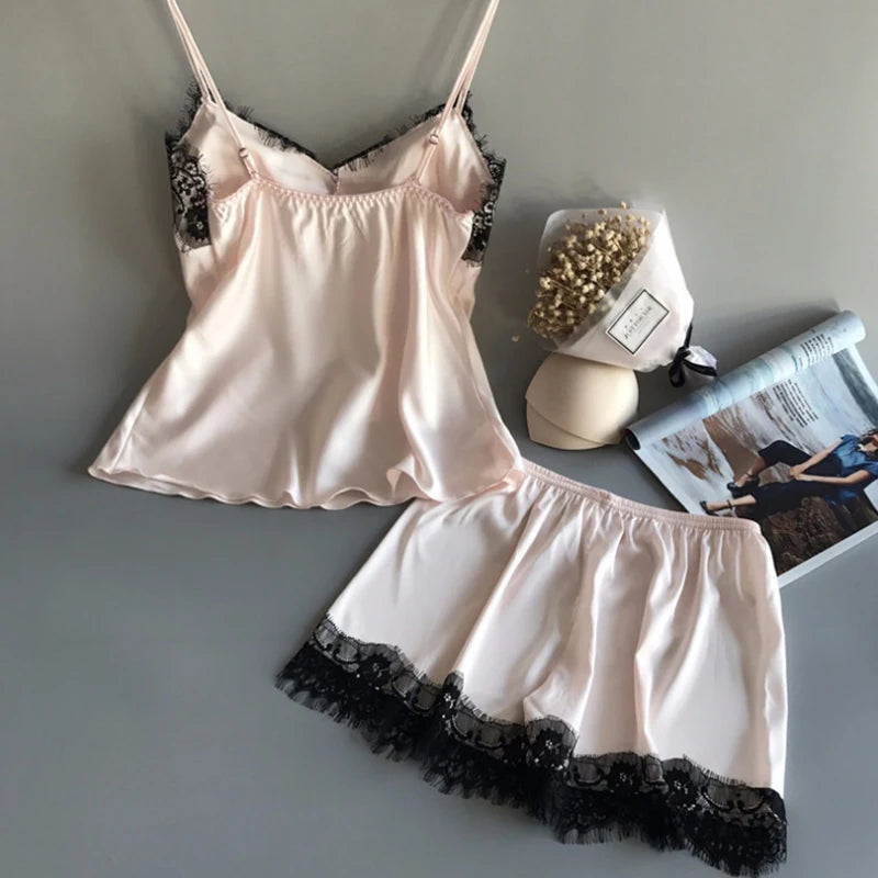 π Lace Reverie V-Neck Sleepwear Set